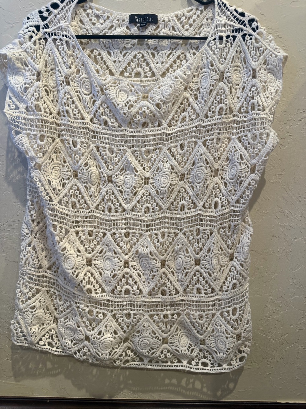 Sisters Ivory Lace crochet top size medium/ large